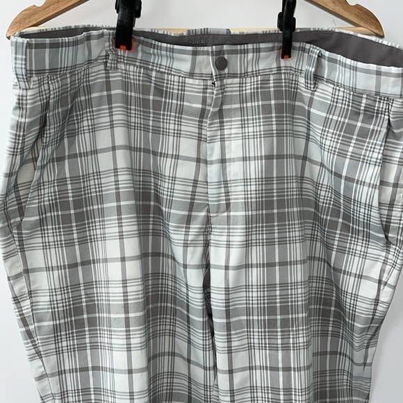 Nike Golf Pants Size 38” Waist and 32” Inseam. Like new condition. - Picture 4 of 13